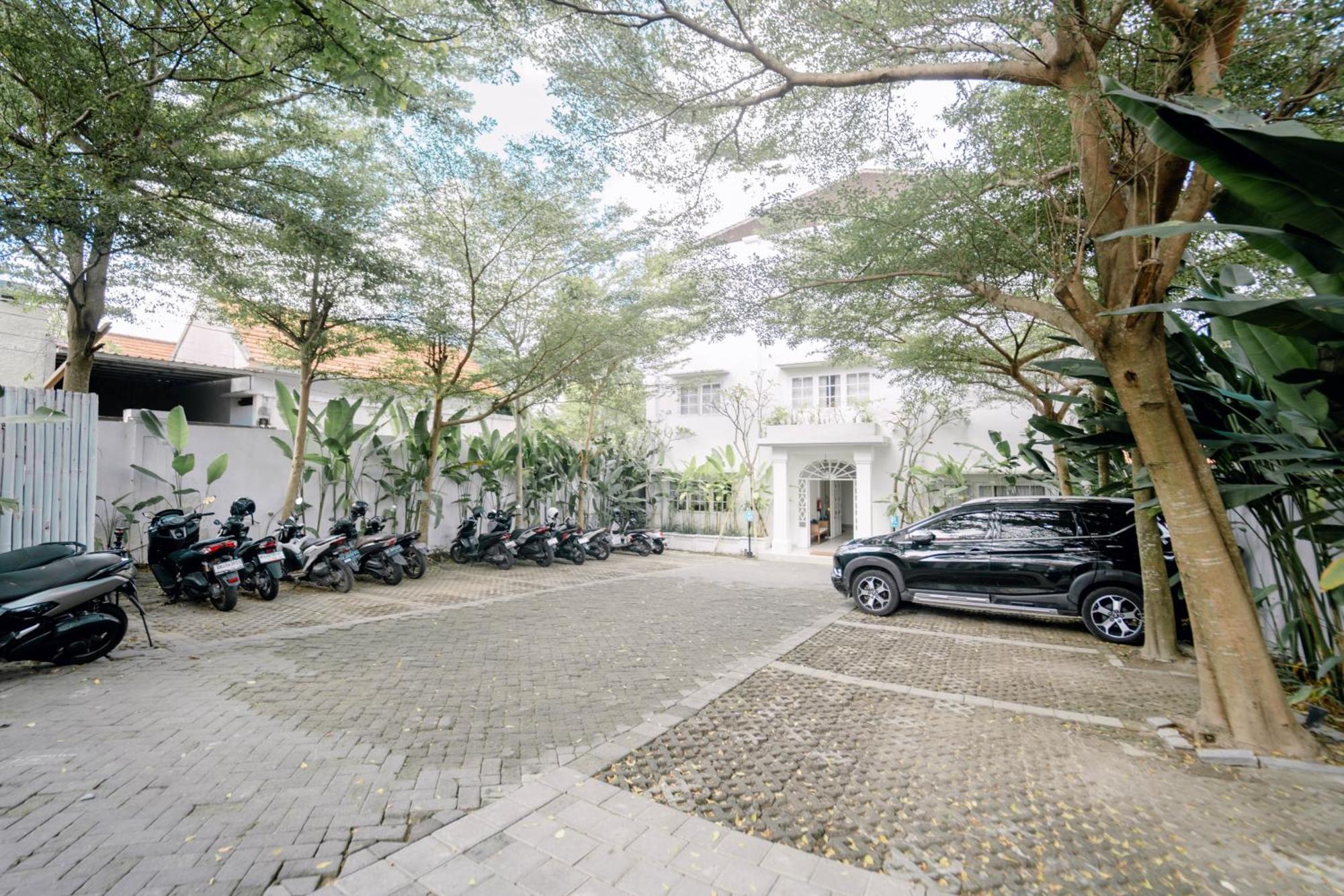Umalas Suites Seminyak  Exterior photo